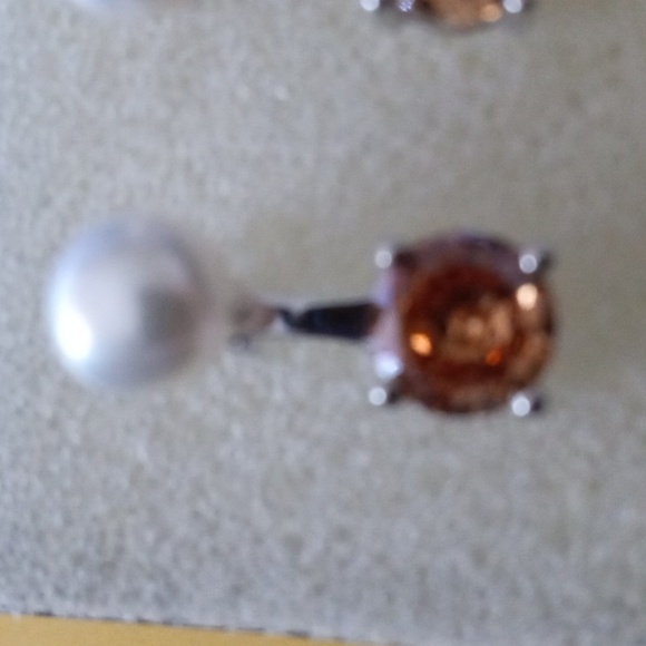 Freshwater White Pearl & Simulated Champagne Diamond Earrings - Picture 3 of 4